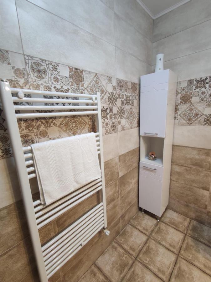 Green Studio Apartment Predeal